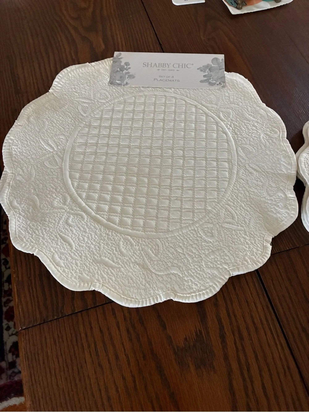 Shabby Chic NWT Set Of 8 Cream Scalloped Embossed Placemats